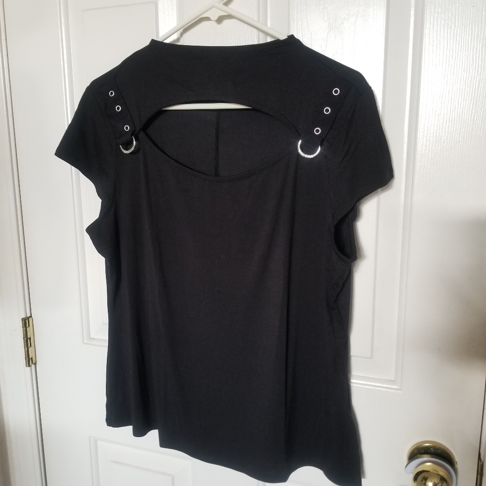 Xara key hole top